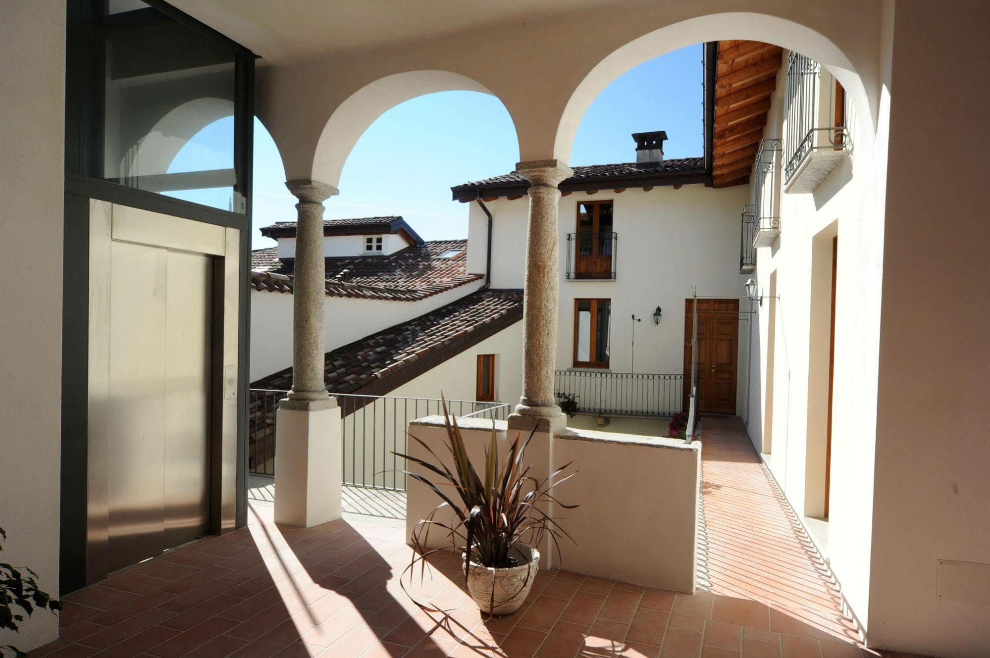 Casa Botta - Luino Lago Maggiore Bagian luar foto